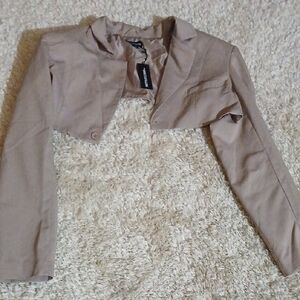 NWT SUPER CROPPED TRENCH